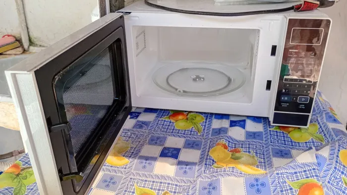MICROONDAS MIDEA 20L