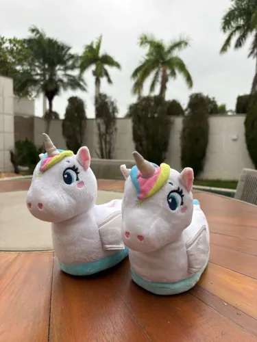 Pantufa unicórnio puket tamanho 23 a 27