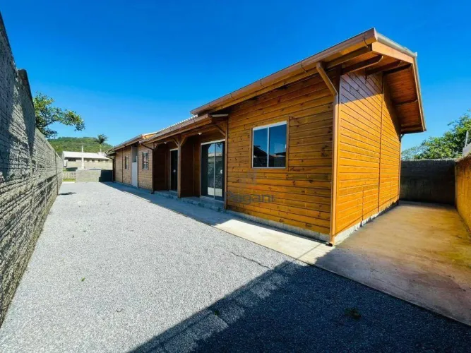 Casa com 2 dormitórios para alugar, 48 m² por R$ 1.600,00/mês - Praia de Fora - Palhoça/SC