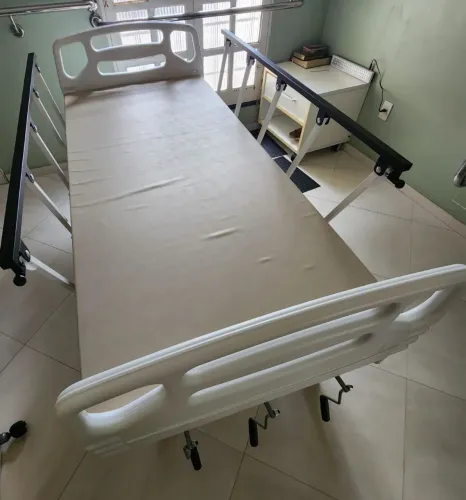Cama Hospitalar - 9 Dias de Uso