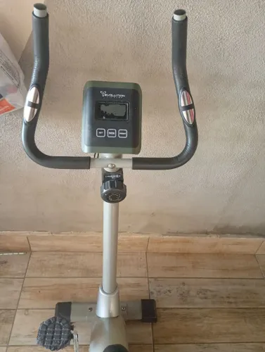 Bicicleta ergométrica (painel não funciona)