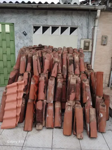Barbada! Vendo ou troco mais de 1500 telhas usadas