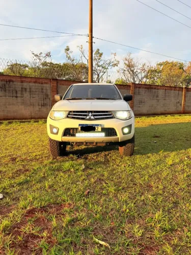 Mitsubishi L200 Triton GLX 3.2 CD TB Int.diesel MEC 2015