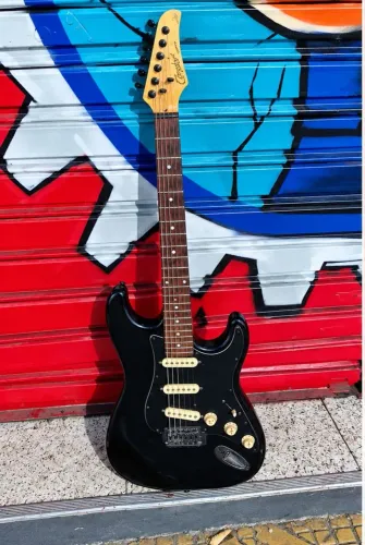 Guitarra Condor