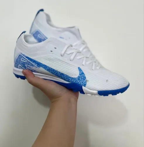 Chuteira Nike Society