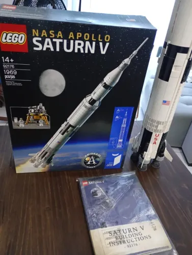 Lego 21309 NASA Apollo Saturn V (Set de colecionador)