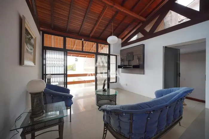 Casa para Locação em Florianópolis, Centro, 4 dormitórios, 2 suítes, 3 banheiros, 4 vagas