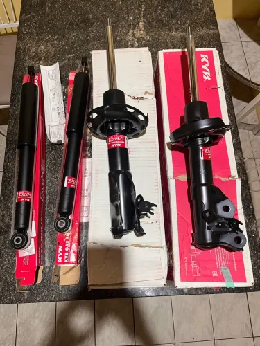 Kit 4 amortecedor Sport a gás da marca KYB