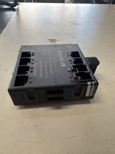 Módulo Porta Dianteira Esquerda Mercedes C180 2015 Original