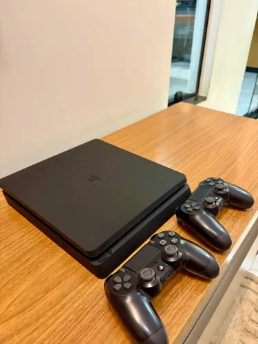 PlayStation 4 - Slim (Urgente)