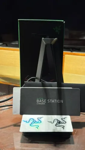Suporte Para Headset Razer Base Station Chroma - Completo na caixa, estado de novo!