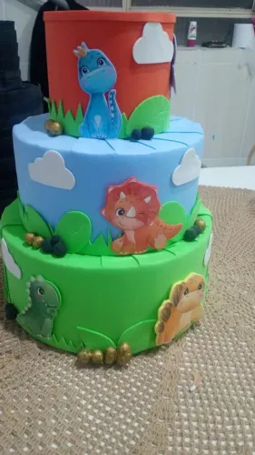 Bolo fake Dino Baby