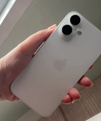 iPhone 16 128G seminovo ainda na garantia Apple