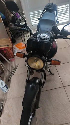 Moto excelente detalhes simples