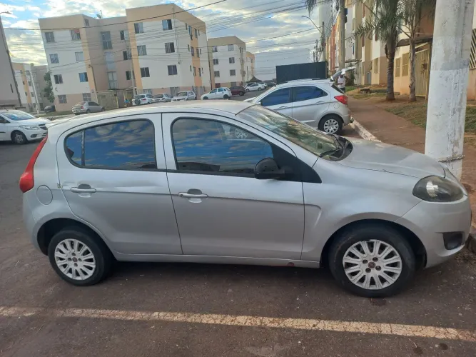 Fiat Palio Attractive 1.0 EVO Fire Flex 8V 5P 2012