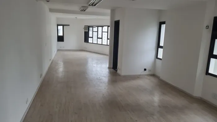 Sala/Conjunto para Locação por R$ 4.700,00/mês - Itaim Bibi - São Paulo/UF