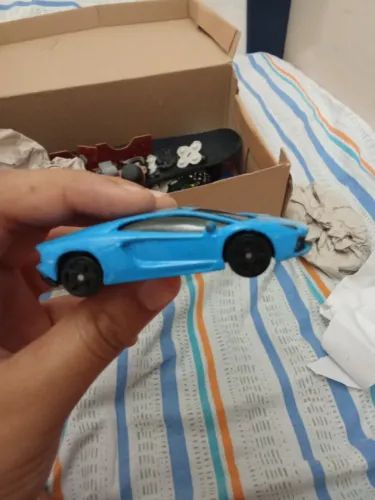 - ?Miniatura BMW X6 Maisto ? Ref 12229 ? Usado sem caixa? - ?Lamborghini Aventador Maisto