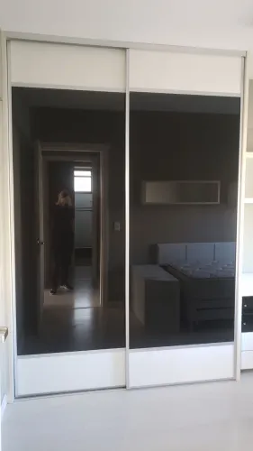 Conjunto Planejado para Quarto - Guarda-Roupa + Escrivaninha + Nicho