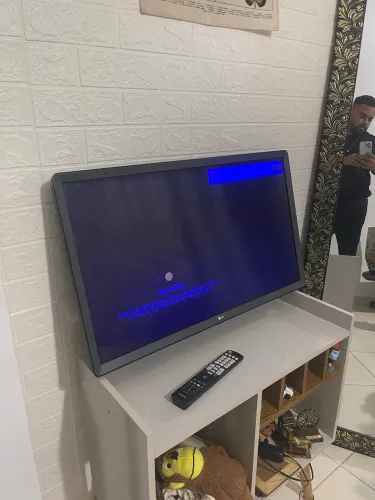 Smart tv LG somente tela azulada porém funciona normalmente.