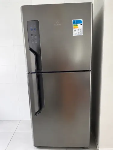 Geladeira Electrolux Inox frost free 