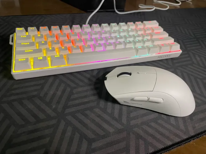 Combo Gamer Teclado Mecânico AJAZZ NK61 RGB + Mouse Gamer RS7 Sem fio