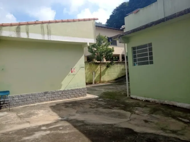 Casa à venda 6 Quartos, 4 Vagas, 180M², Mosela, Petrópolis - RJ