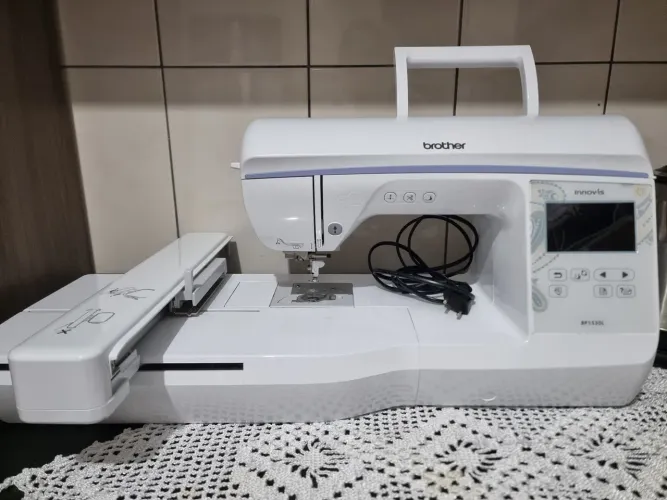 Maquina bordar eletrônica