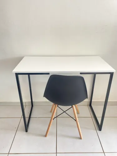 VENDO MESA E CADEIRA DE ESCRITÓRIO