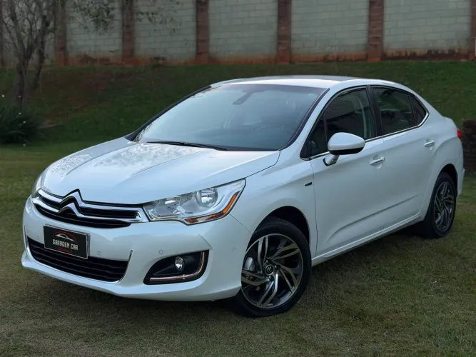 Citroen C4 Lounge Exclusive 1.6 Turbo 4P Aut. 2014