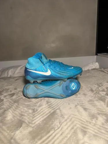 Chuteira Campo Nike Phantom GX Elite DF FG / modelo proficional / usada / tamanho 40 