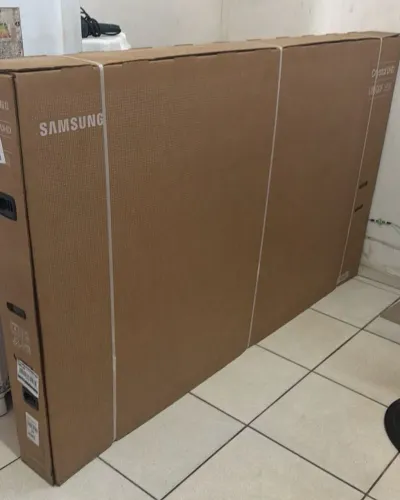 TV Samsung 85 Polegadas Crystal UHD 4K Smart TV Nova Lacrada