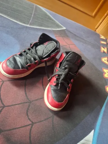 NIKE JORDAN 35 USADO 3 VEZES NADA DE RASGOS, OU DETALHES 