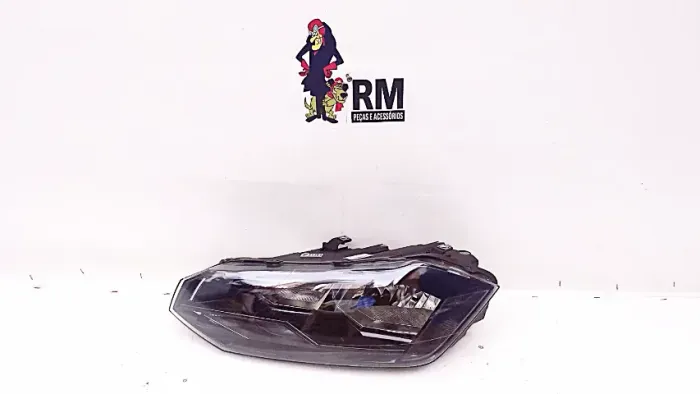 Farol Polo Virtus 2018/2022 Friso Preto Marca Arteb Esquerdo/motorista