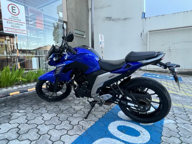 Yamaha Fazer FZ25 2023/2023 - Apenas 4.900km!