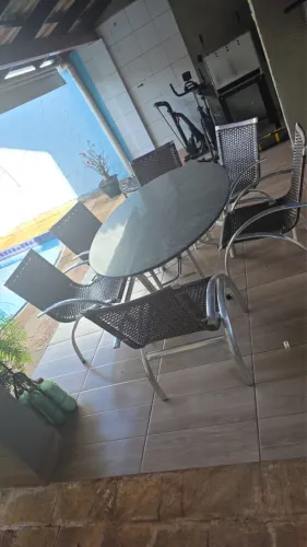 Mesa de mármore + 6 cadeiras
