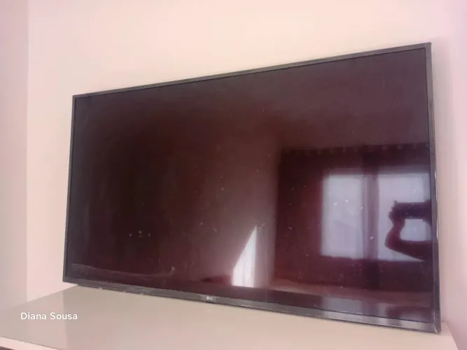 Vendo ou troco uma TV smartphone 60".