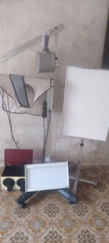 RX Vicol, protetor de chumbo, avental, prot tireóide , negatoscópio, câmara escura. Usados