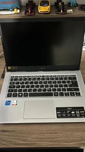 Laptop Acer i5 256GB 8GB RAM
