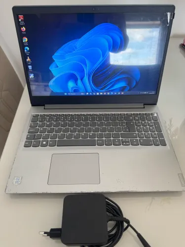 Notebook Lenovo i3 8 gigas SSD nvme 256gb.