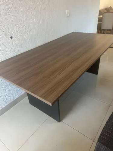 Mesa de Escritório 2m x 1m - Grande, Resistente e Firme