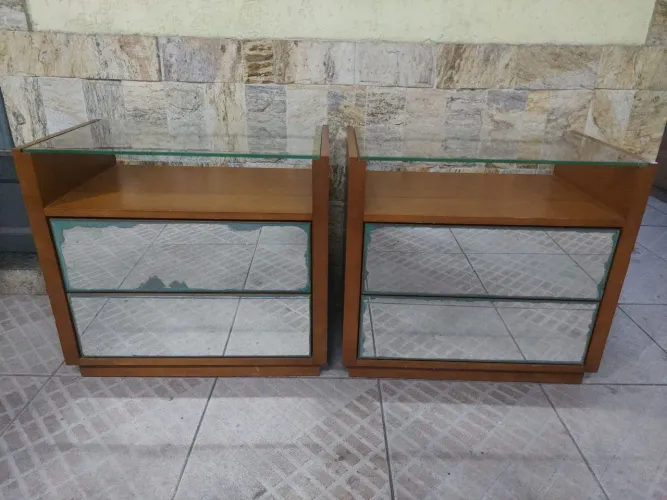 Par de Armários Baixos Multiuso com 2 Gavetas Espelhadas e Tampo de Vidro<br><br>