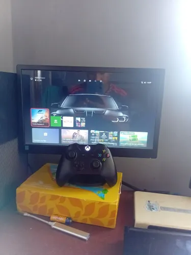 Xbox one fat com 2 manete,troco em PC gamer