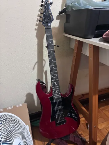 Guitarra fender vermelha