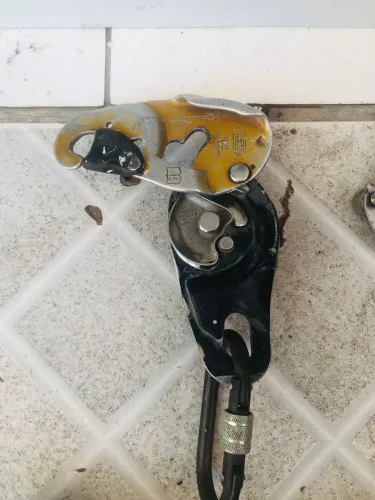 Equipamentos de escaladas e trabalho em altura 