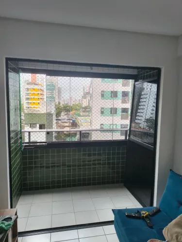 Porta Balcão / Esquadria de Alumínio Preto com Vidro (2,00m x 2,10m)