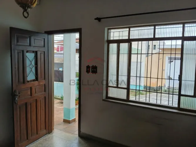 Casa em São Paulo, esta espaçosa casa oferece 120 metros quadrados de área construída.