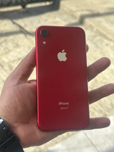 iPhone XR red todo perfeito pra vender e trocar !