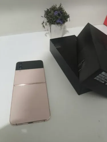 Celular Z Flip 4 256 com caixa e nota