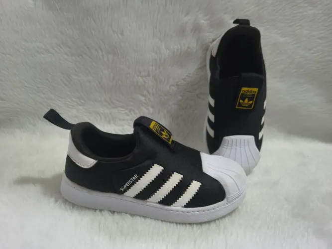 Tênis Adidas Superstar infantil