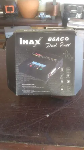 Carregador de baterias iMax B6AC+ Dual Power.